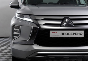 Подержанный автомобиль Mitsubishi Pajero Sport 2022 года (16 фото)
