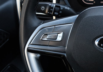 Подержанный автомобиль JAC T9 2024 года (24 фото)