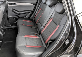 Подержанный автомобиль Haval F7 2022 года (12 фото)