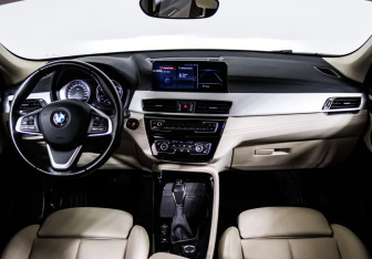 Подержанный автомобиль BMW X2 2018 года (11 фото)