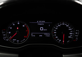 Подержанный автомобиль Audi A4 Sedan 2016 года (9 фото)