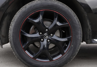 Подержанный автомобиль Mazda CX-7 2011 года (21 фото)