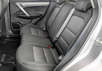 Подержанный автомобиль Geely Coolray 2022 года (12 фото)