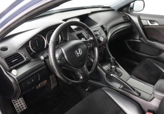 Подержанный автомобиль Honda Accord Sedan 2011 года (9 фото)