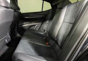 Подержанный автомобиль Toyota Camry Sedan 2024 года (10 фото)