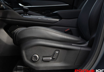 Подержанный автомобиль Geely Monjaro 2024 года (28 фото)