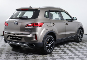 Подержанный автомобиль FAW Besturn X40 2019 года (3 фото)