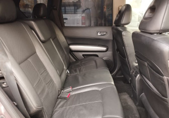 Подержанный автомобиль Nissan X-Trail 2007 года (11 фото)