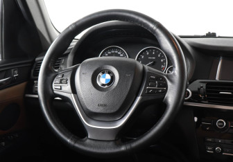 Подержанный автомобиль BMW X3 2016 года (15 фото)