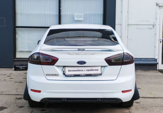 Подержанный автомобиль Ford Mondeo Sedan 2012 года (6 фото)