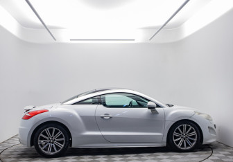 Подержанный автомобиль Peugeot RCZ 2011 года (4 фото)