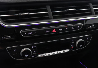 Подержанный автомобиль Audi Q7 2019 года (16 фото)