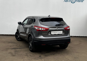 Подержанный автомобиль Nissan Qashqai 2017 года (7 фото)