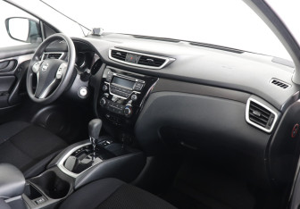 Подержанный автомобиль Nissan Qashqai 2014 года (10 фото)