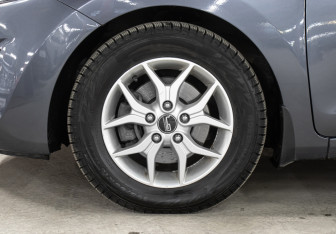 Подержанный автомобиль Hyundai i30 Hatchback 2015 года (22 фото)