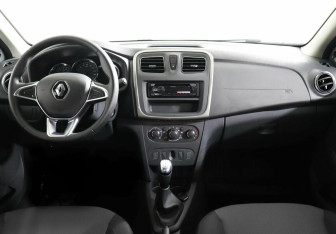 Подержанный автомобиль Renault Logan Sedan 2021 года (6 фото)