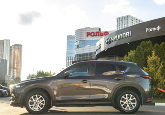 Подержанный автомобиль Mazda CX-5 2017 года (6 фото)