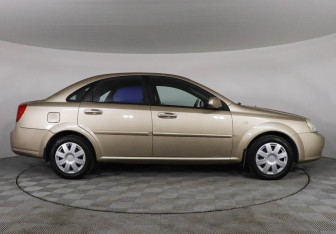 Подержанный автомобиль Chevrolet Lacetti Sedan 2007 года (4 фото)