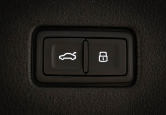 Подержанный автомобиль Audi SQ8 2024 года (36 фото)