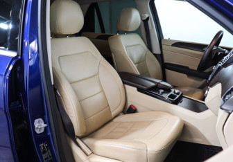 Подержанный автомобиль Mercedes-Benz GLE 2017 года (16 фото)