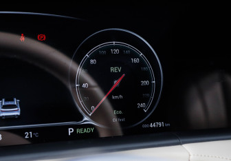 Подержанный автомобиль Voyah Free 2023 года (11 фото)