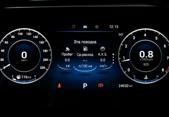 Подержанный автомобиль Omoda C5 2024 года (11 фото)