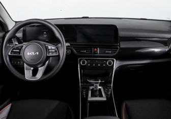 Подержанный автомобиль Kia Seltos 2024 года (12 фото)
