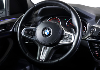 Подержанный автомобиль BMW X3 2018 года (16 фото)