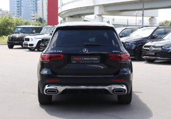 Подержанный автомобиль Mercedes-Benz GLB 2020 года (6 фото)