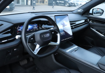 Подержанный автомобиль Geely Preface 2024 года (12 фото)