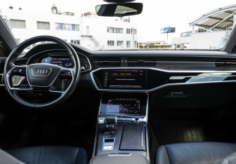 Подержанный автомобиль Audi A7 2018 года (14 фото)