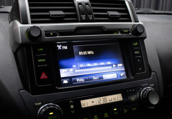 Подержанный автомобиль Toyota Land Cruiser Prado 2014 года (18 фото)