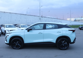 Подержанный автомобиль Omoda C5 2023 года (8 фото)