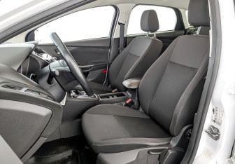 Подержанный автомобиль Ford Focus Hatchback 2017 года (20 фото)