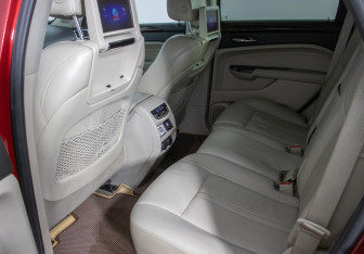 Подержанный автомобиль Cadillac SRX 2013 года (11 фото)