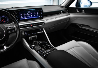 Подержанный автомобиль Kia K5 2021 года (21 фото)