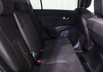 Подержанный автомобиль Kia Sportage 2012 года (20 фото)