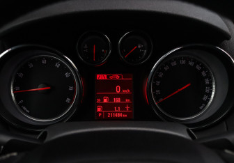 Подержанный автомобиль Opel Mokka 2013 года (13 фото)