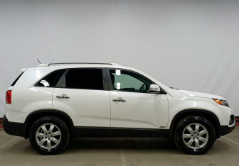 Подержанный автомобиль Kia Sorento 2011 года (4 фото)