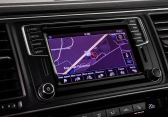 Подержанный автомобиль Volkswagen Multivan 2016 года (21 фото)