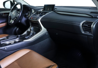 Подержанный автомобиль Lexus NX 2017 года (10 фото)
