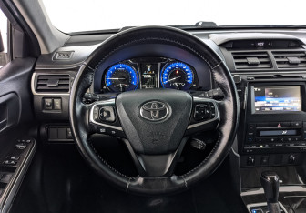 Подержанный автомобиль Toyota Camry Sedan 2016 года (22 фото)