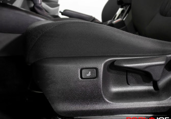 Подержанный автомобиль Toyota Corolla Sedan 2019 года (23 фото)