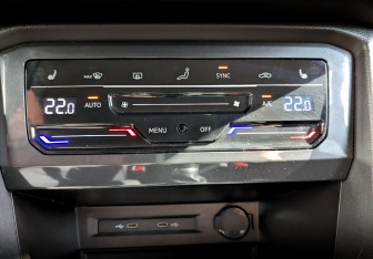Подержанный автомобиль Volkswagen Tiguan 2021 года (24 фото)