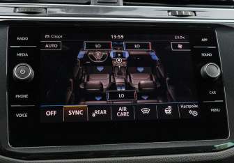 Подержанный автомобиль Volkswagen Tiguan 2019 года (18 фото)