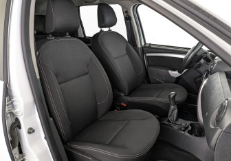 Подержанный автомобиль Nissan Terrano 2021 года (24 фото)