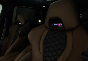 Подержанный автомобиль BMW X5 M 2024 года (29 фото)