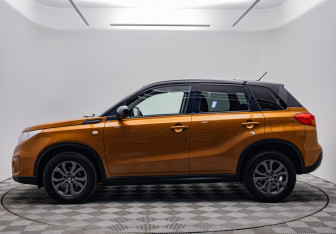 Подержанный автомобиль Suzuki Vitara 2015 года (2 фото)