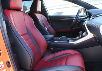 Подержанный автомобиль Lexus NX 2019 года (14 фото)