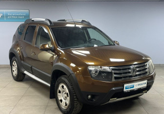 Подержанный автомобиль Renault Duster 2013 года (3 фото)